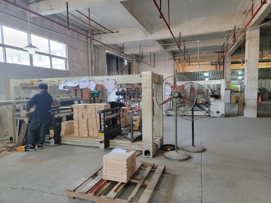 2026年装修必看!家具源头工厂实木与板材究竟该怎么选?